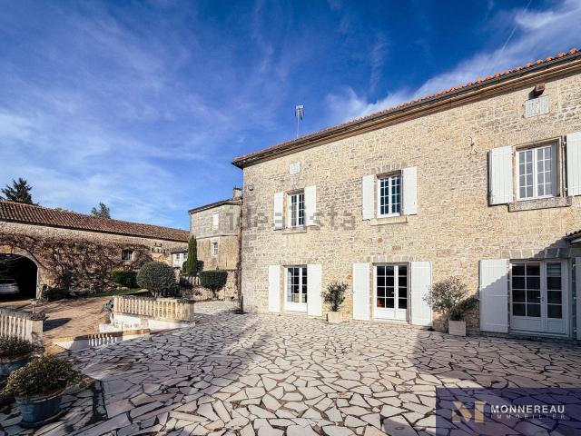 Maison, Mouthiers sur Boëme