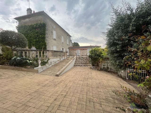 Maison, Mouthiers sur Boëme