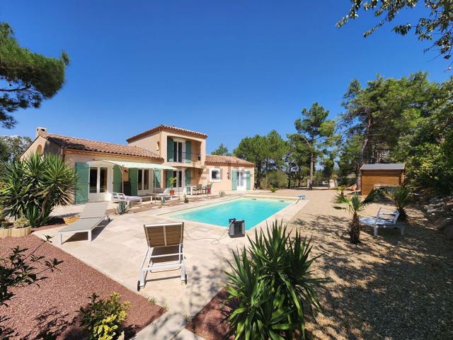 Maison, Moux