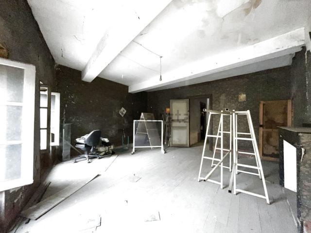 Maison, Moux