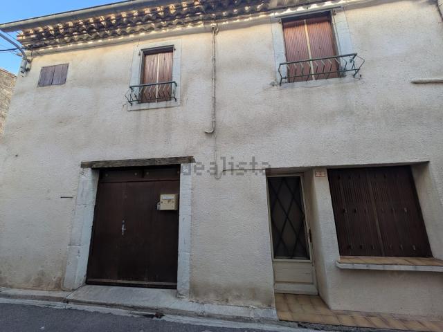 Maison, Moux