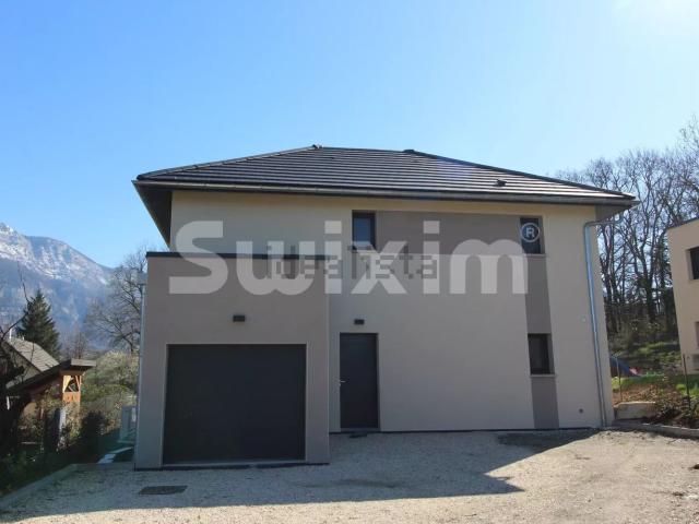 Maison, Mouxy