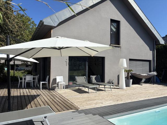 Maison, Moye