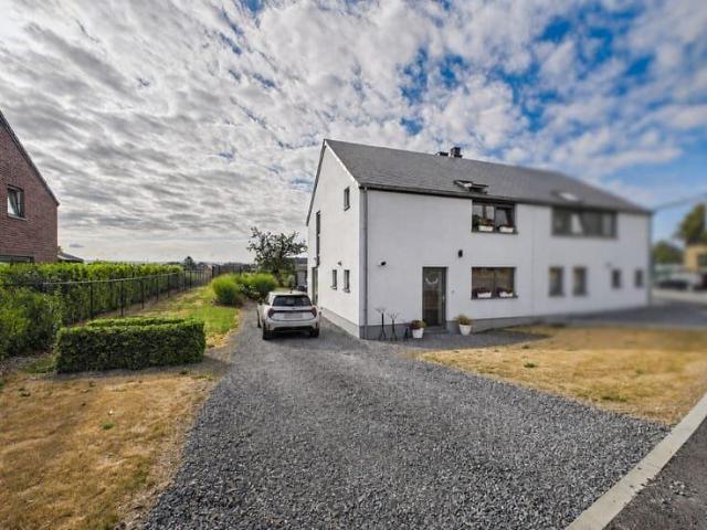 Maison moderne, tout confort, à Noiseux