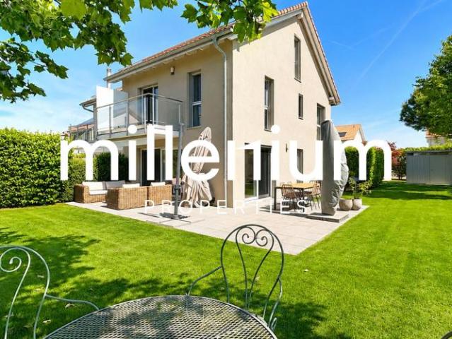 Maison moderne alliant confort et modernité à Chavannes des Bois