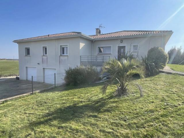 Maison moderne avec piscine à Biran