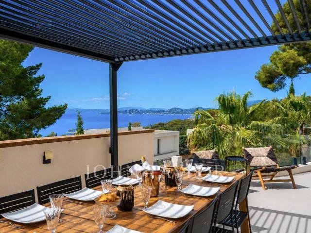 Maison moderne avec vue mer