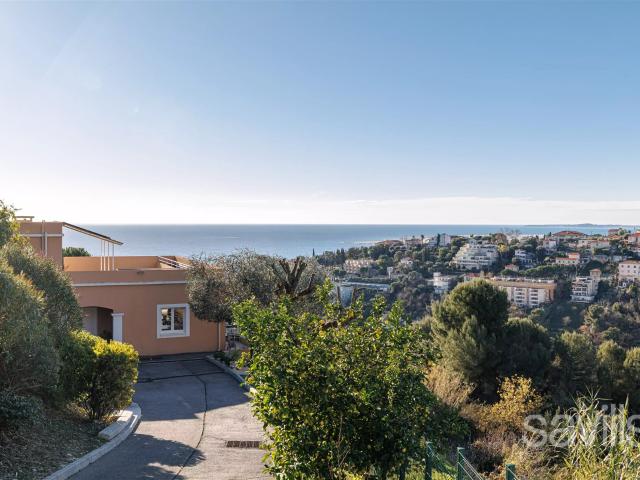 Maison moderne avec vue mer dans domaine 200m² Nice