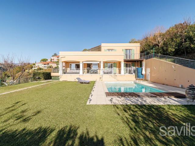 Maison moderne avec vue mer dans domaine 200m² Nice