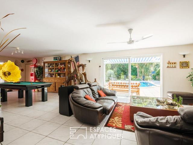 Maison moderne de plain pied au cadre verdoyant 253m² Magné