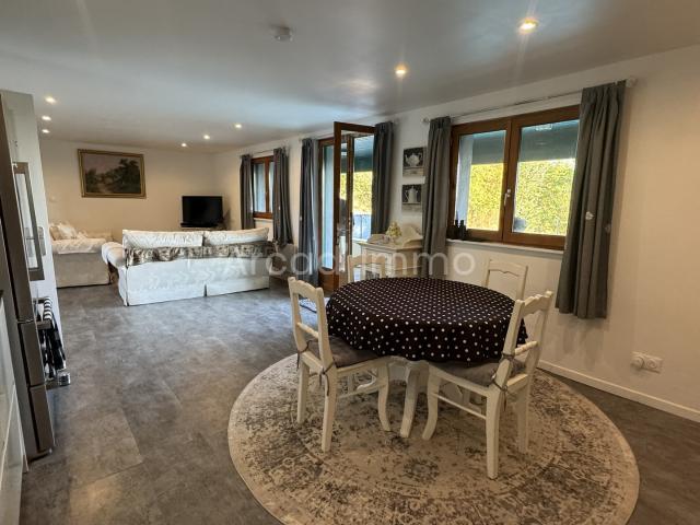 Maison moderne de plain pied, 3 chambres, piscine hors sol, vue dégagée
