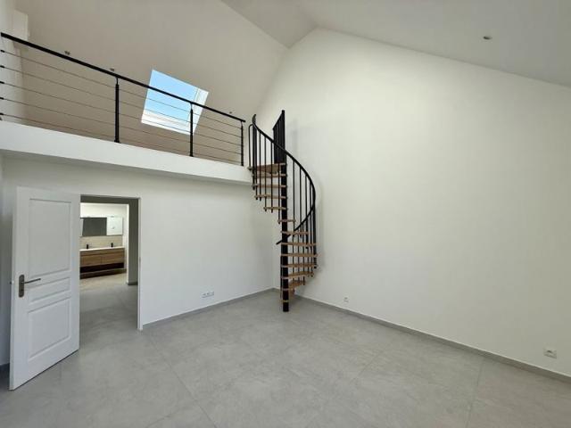 Maison moderne, grand terrain avec vue campagne à 5min de