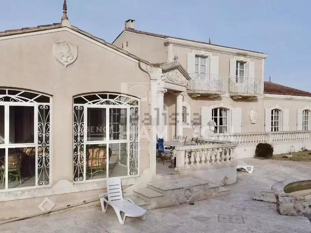 Maison, Mollégès