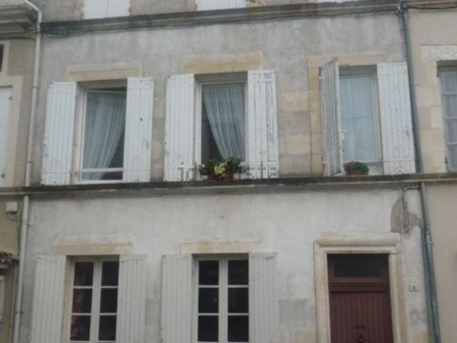 Maison, Monclar