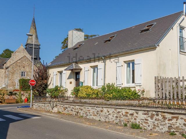 Maison, Moncy