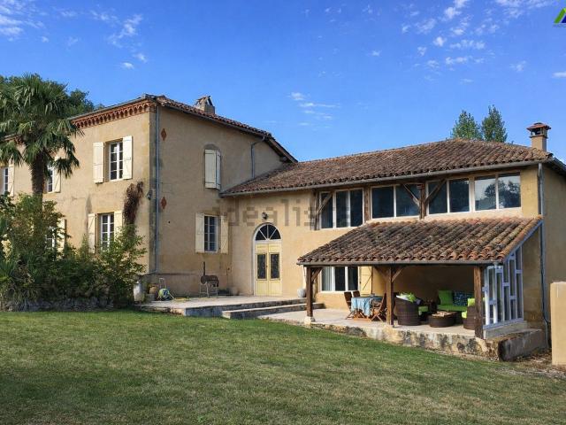 Maison, Mondilhan