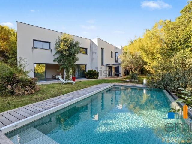Maison, Mons