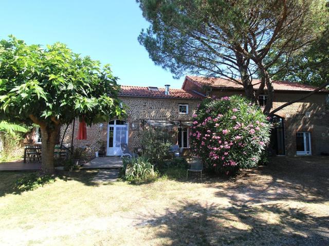 Maison, Monségur