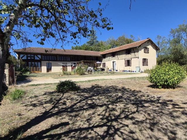 Maison, Mont de Marrast