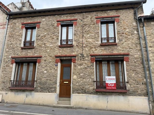 Maison, Mont Saint Père