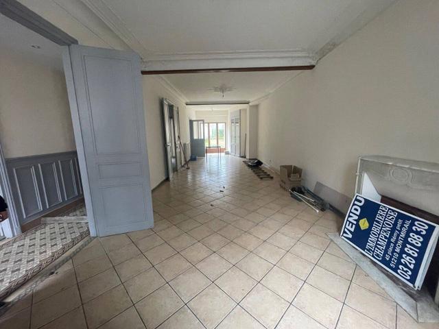 Maison Montmirail 5 pièce s 183m2