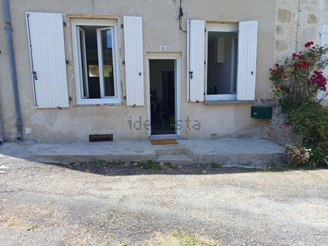 Maison, Montmoreau