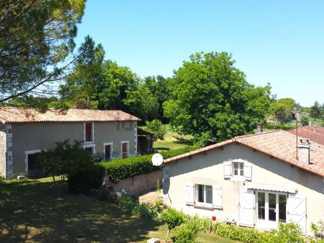 Maison, Montmoreau
