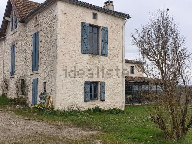Maison, Montaigu de Quercy