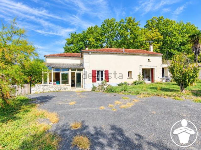 Maison, Montaigu de Quercy