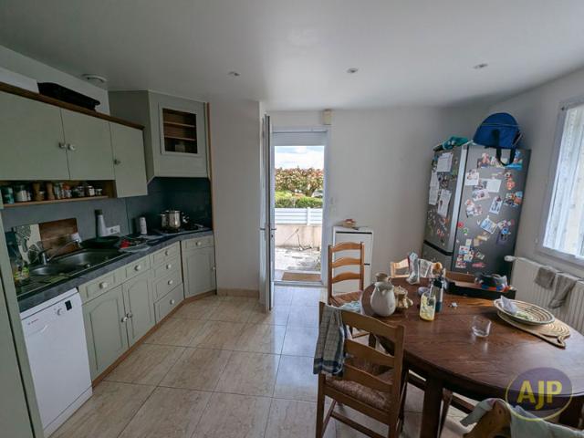 Maison Montaigu Vendee 7 pièce s 164 m2