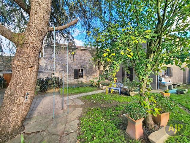 Maison Montaigu Vendee 7 pièce s 182 m2