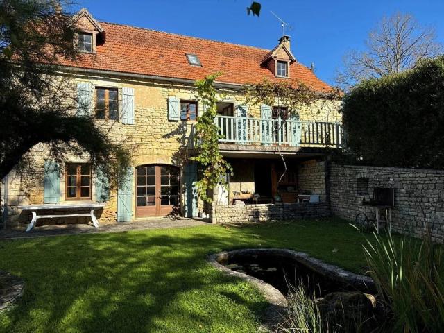 Maison, Montamel