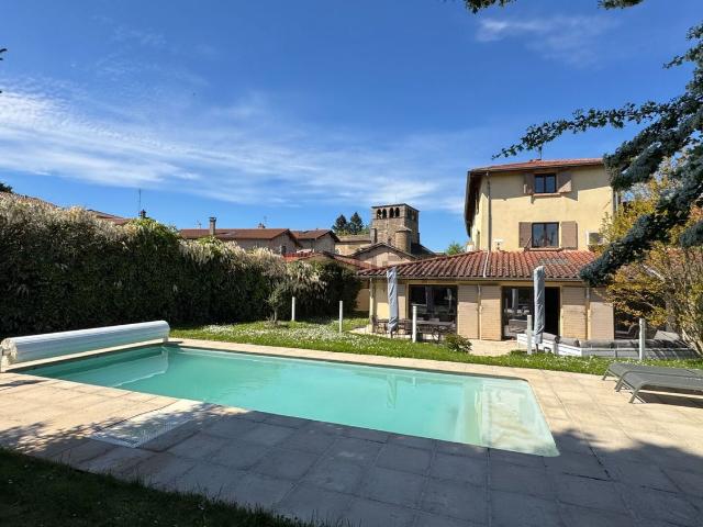 Maison, Montanay