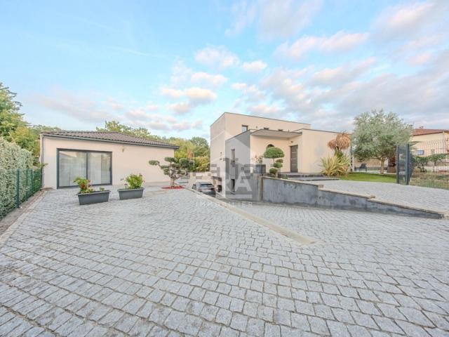 Maison, Montberon