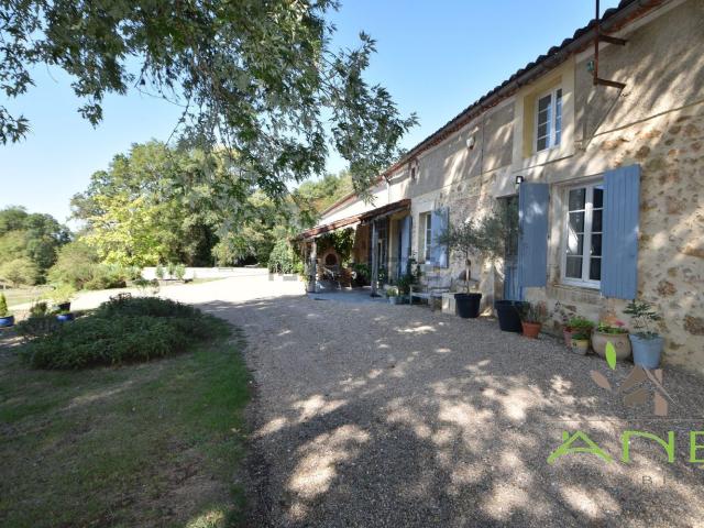 Maison, Montbron