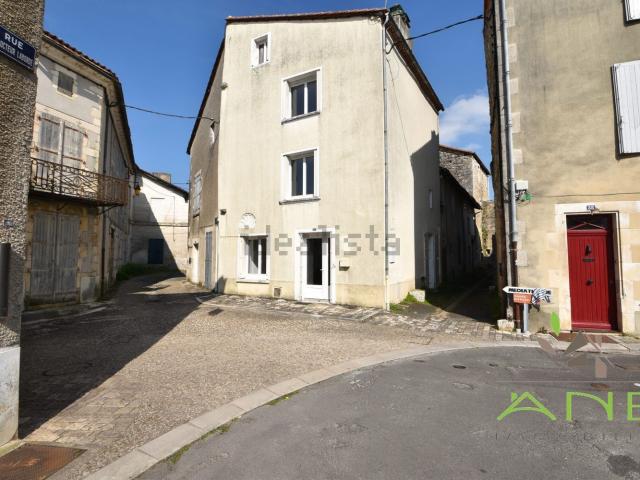 Maison, Montbron