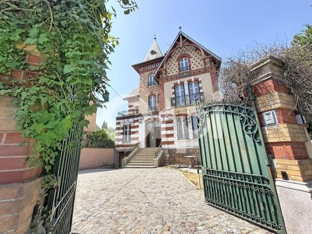 Maison, Montereau Fault Yonne
