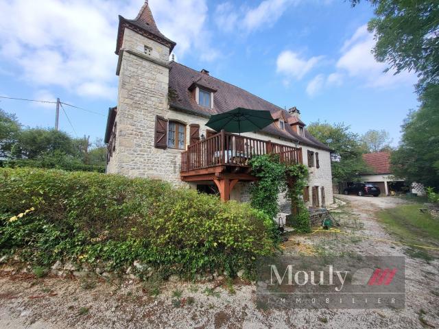 Maison, Montfaucon