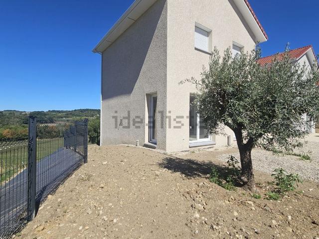 Maison, Montferrat