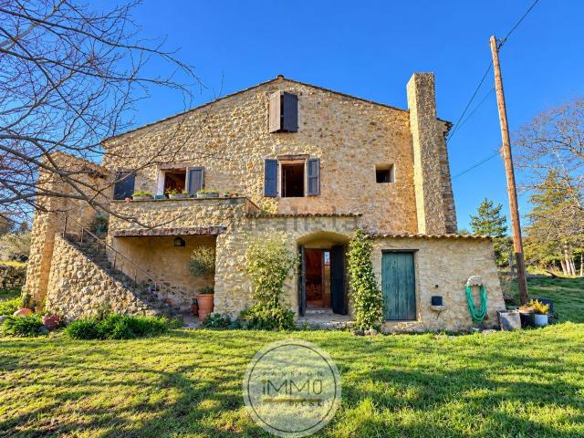 Maison, Montfort