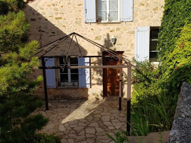 Maison, Montfort