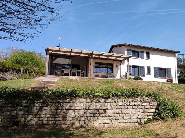 Maison, Monthoiron