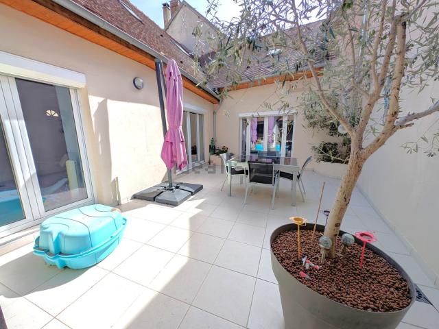 Maison, Montholon
