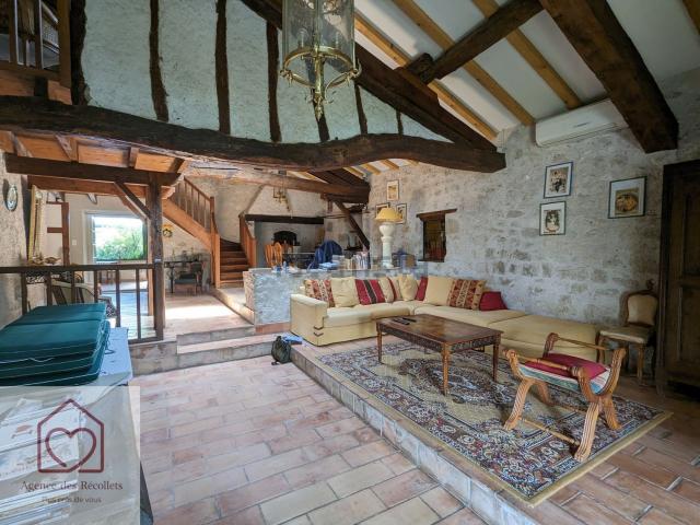 Maison, Montjoi