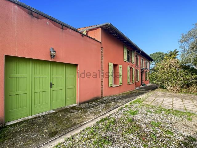 Maison, Montjoire