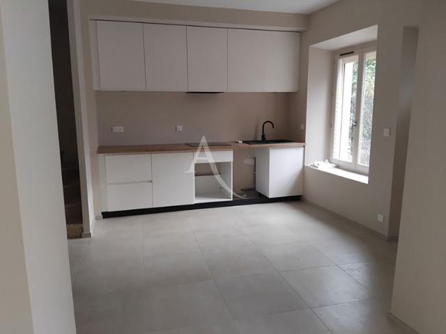 Maison MONTLAUR de type 3 sur 1668 m² de terrain avec vue