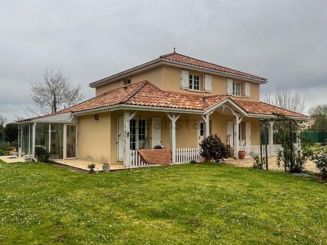 Maison, Montpon Ménestérol