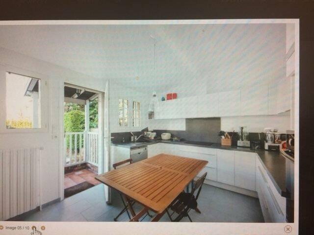 Maison Montretout a 2 minutes Ecole Allemande et Americaine jardin et parking