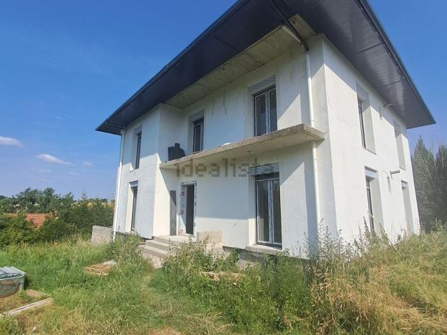 Maison, Montroty