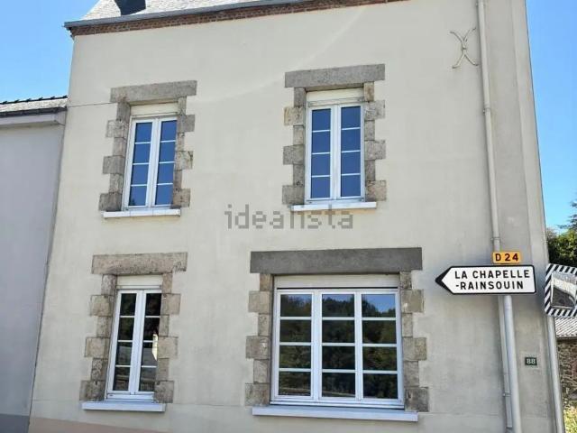 Maison, Montsûrs